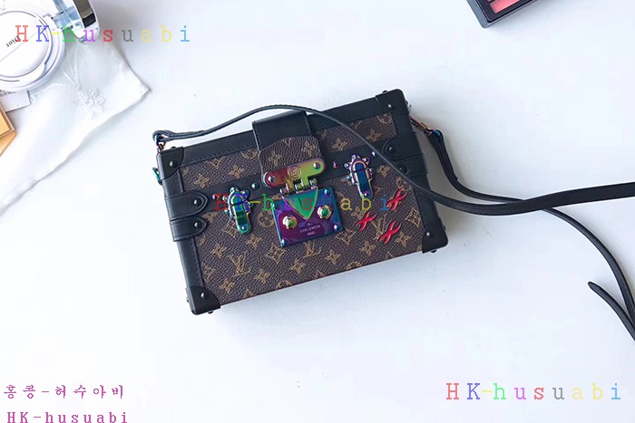 �ڹ̷��ޡ� ���̺��� �ڶ�� ��  M54650-2