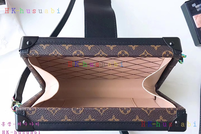 �ڹ̷��ޡ� ���̺��� �ڶ�� ��  M54650-2