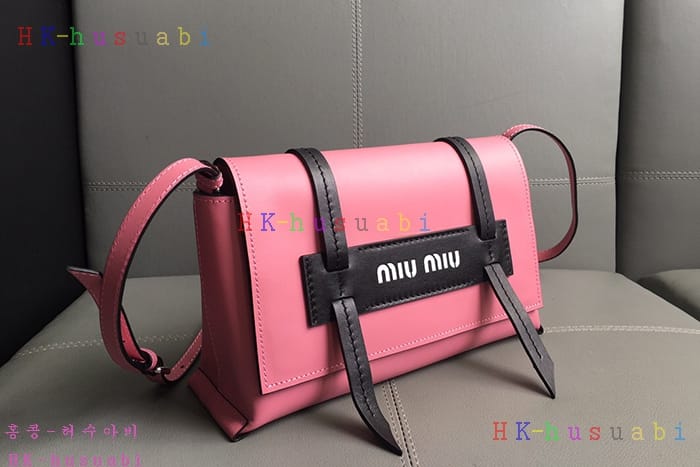 �ڹ̷��ޡ� �̿�̿� �ΰ� �÷� ����� MU 5BD075