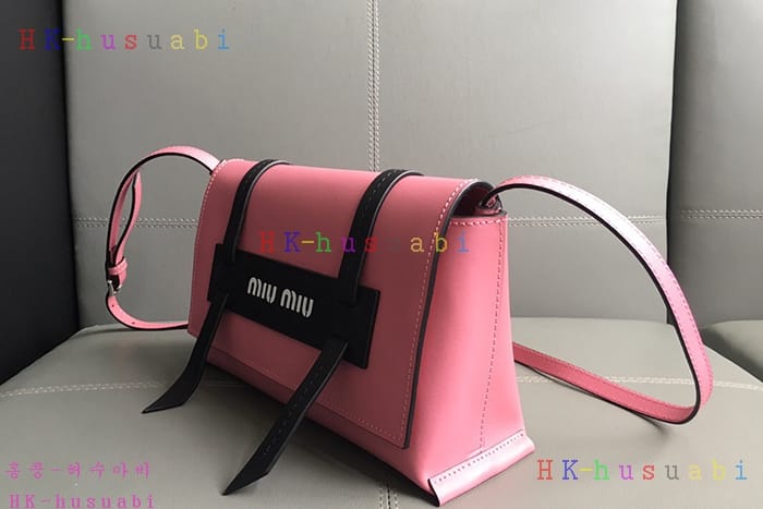 �ڹ̷��ޡ� �̿�̿� �ΰ� �÷� ����� MU 5BD075
