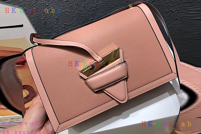 �ڹ̷��ޡ� 2018SS�ο��� �ٸ����γ� ũ�ν��� LW 11388