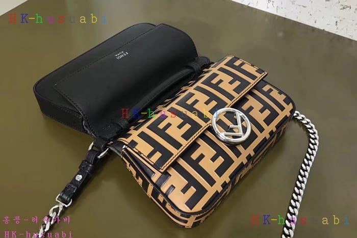 �ڹ̷��ޡ� ��� ĭ ���� ũ�ν��� FD 8878