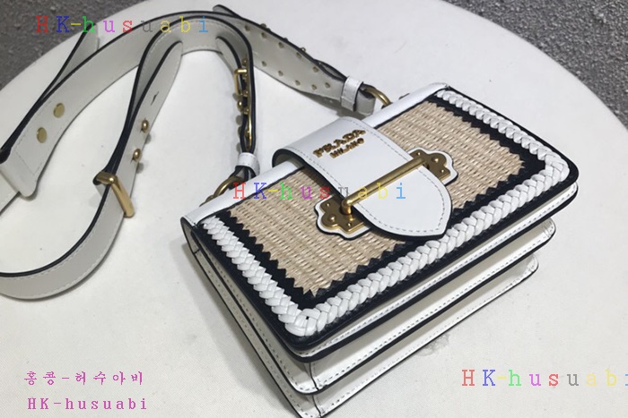 �ڹ̷��ޡ� ����� ī�̿���  P 1BD045