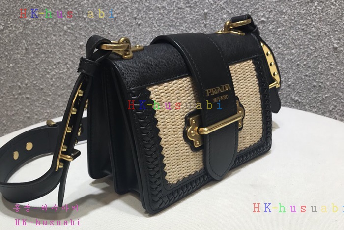 �ڹ̷��ޡ� ����� ī�̿���  P 1BD045-2