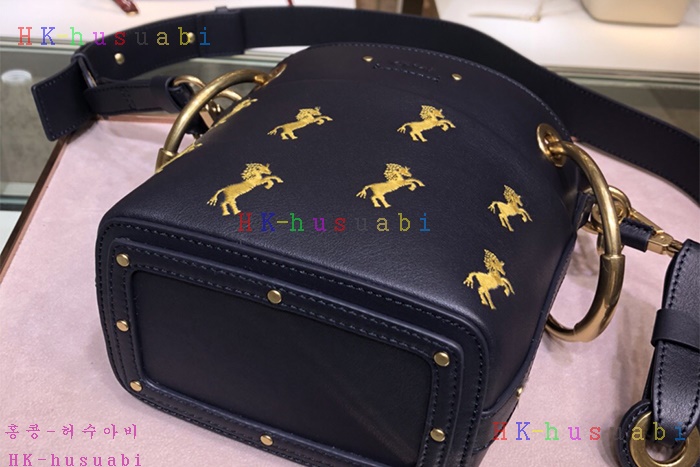 �ڹ̷��ޡ� ���ο� ���� ��Ŷ�� C 22875