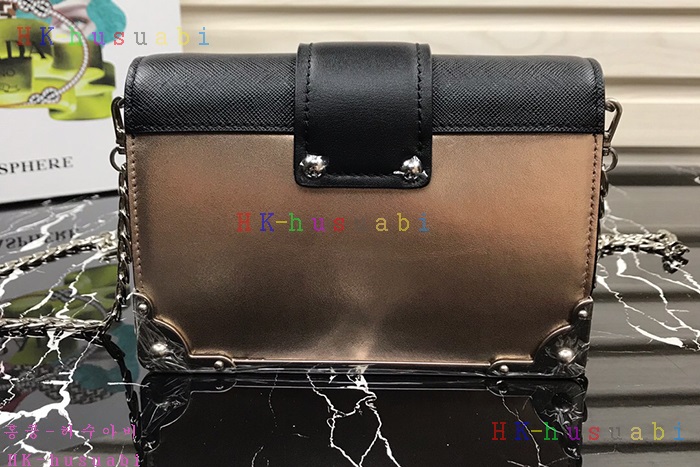 �ڹ̷��ޡ� ����� ī�̿� ����� P 1BH018