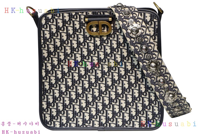 �ڹ̷��ޡ� ��� ������ũ ȣ���� DR M6820CT