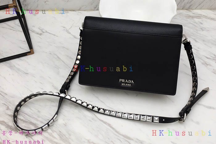 �ڹ̷��ޡ� ����� ũ�ν��� �Ż�  PR 1BD120