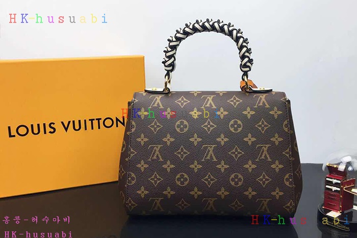 �ڹ̷��ޡ� ���̺��� Ŭ��� BB M43982
