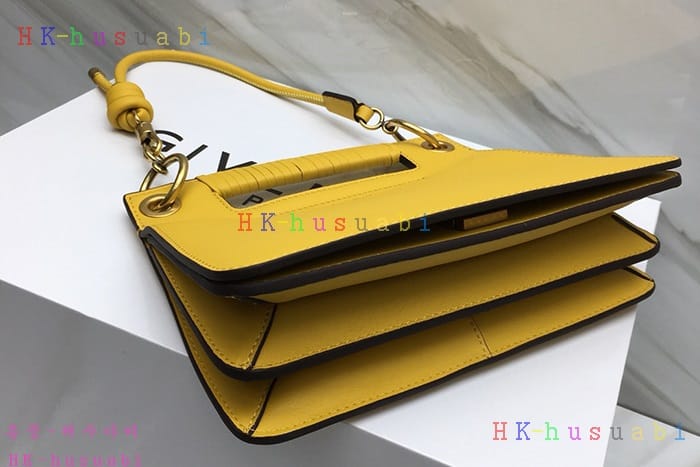 �ڹ̷��ޡ�2019SS ����� �� ��  GV 251111