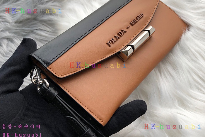 �ڹ̷��ޡ� ����� �ú��� ���� Ŭ��ġ P 1DF004-2