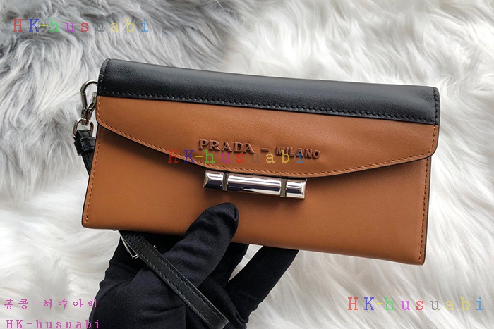 �ڹ̷��ޡ� ����� �ú��� ���� Ŭ��ġ P 1DF004-2