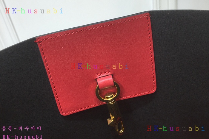 �ڹ̷��ޡ� �߷�Ƽ�� V�ΰ� �̽������� ���ι� V 665200