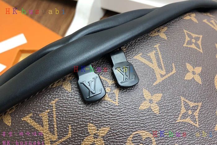 �ڹ̷��ޡڷ��̺��� ��Ŀ���� ���� M44336